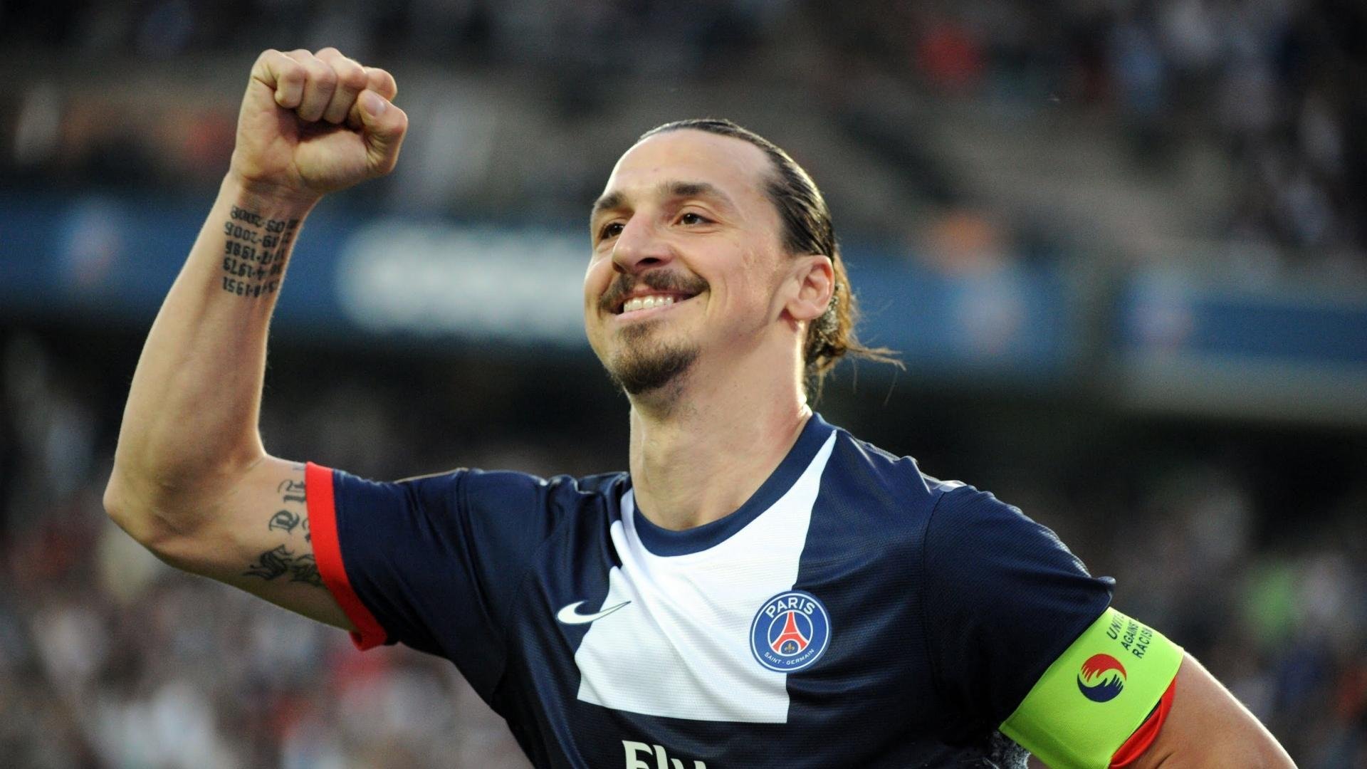 足球赛场焦点！西班牙队对阵荷兰队，强强对话引爆全球球迷关注